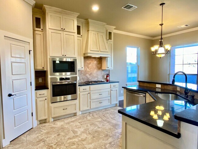 Building Photo - 2011 Allora Ct