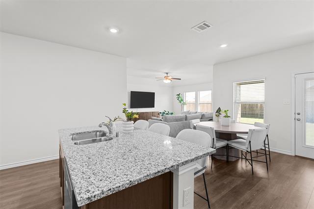 Building Photo - 1613 Sunny Grove Dr