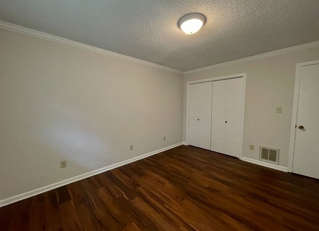 Building Photo - Large 2 bedroom/2 bath in Karna