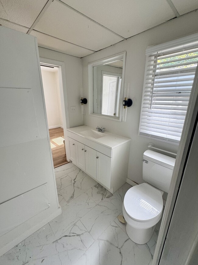 Building Photo - 1530 Yancey St