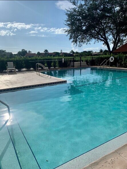 Building Photo - 9850 Costa Mesa Ln