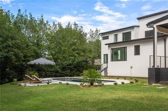 Building Photo - 1756 N Akin Dr NE