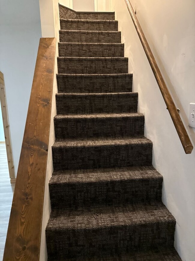 Building Photo - 1145 W Calhoun Ave