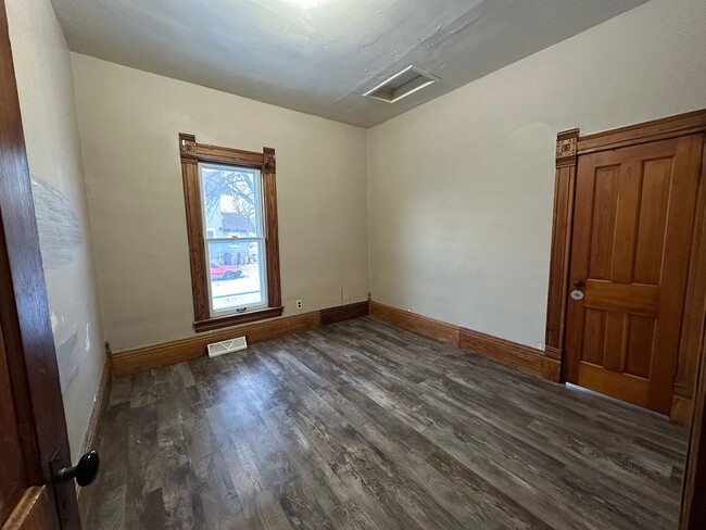 Building Photo - Cute 2 bedroom in Rockwell City $750 per m...