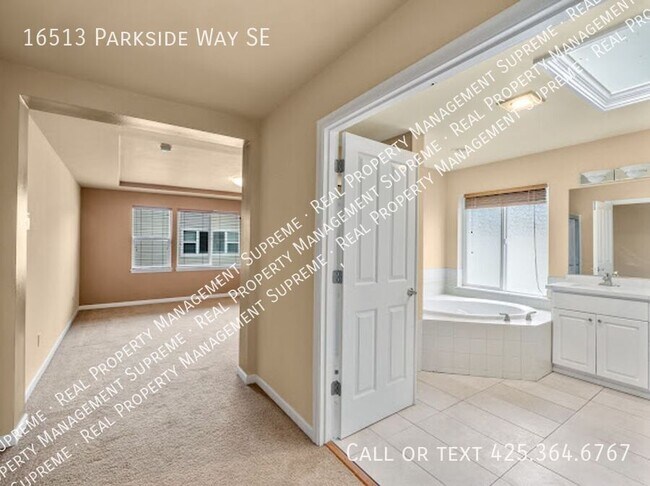 Building Photo - 16513 Parkside Way SE
