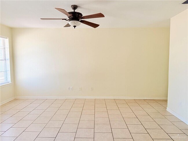 Building Photo - 12 Eagle Ave