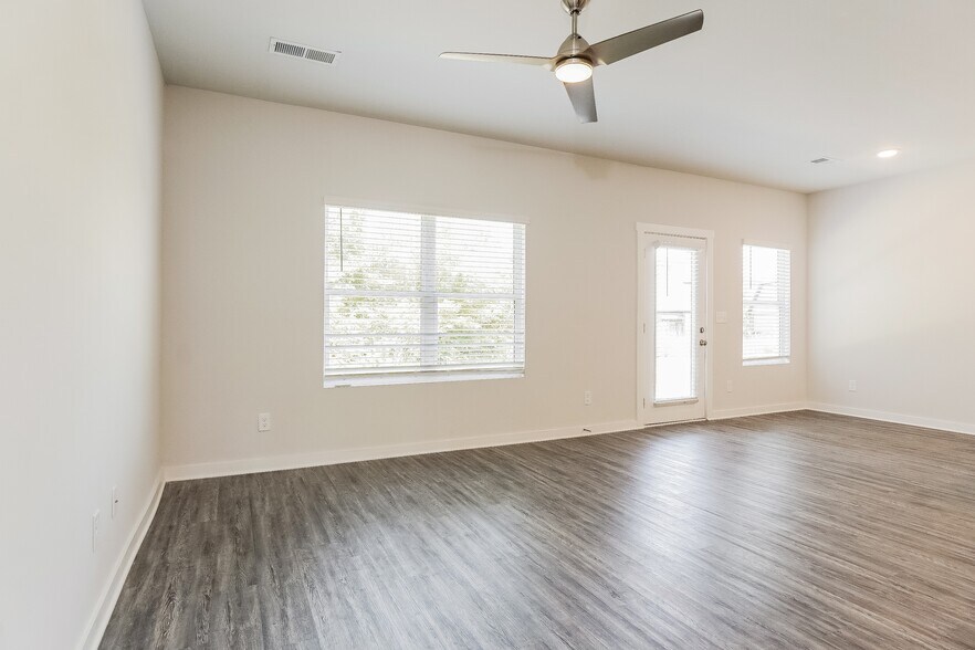 Building Photo - 5509 Cathwick Dr