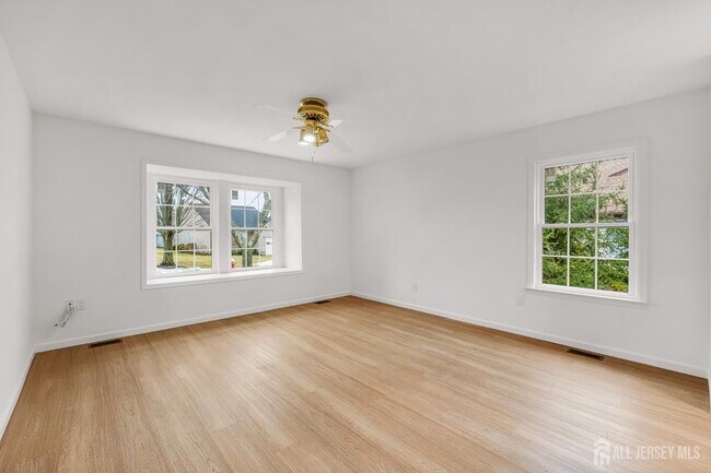 Building Photo - 29A Hillsborough Dr