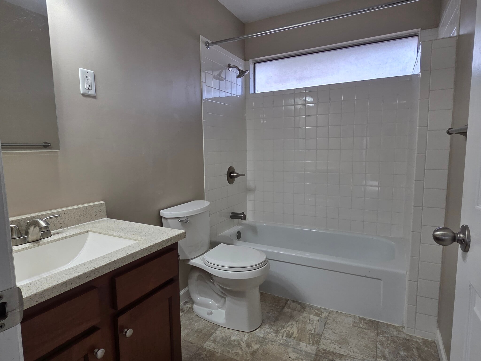 Building Photo - 5526 Humbert Rd