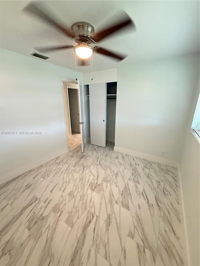 Building Photo - 3558 Everglades Rd