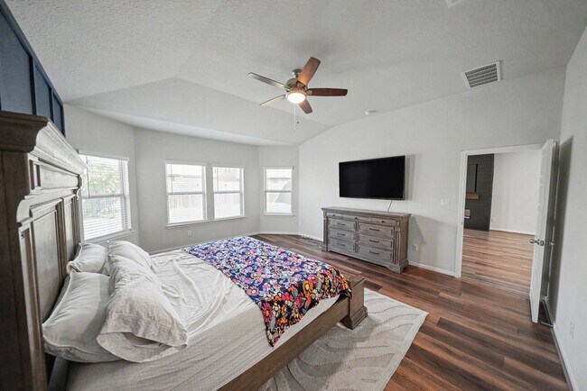 Building Photo - 3037 Beringer Blvd