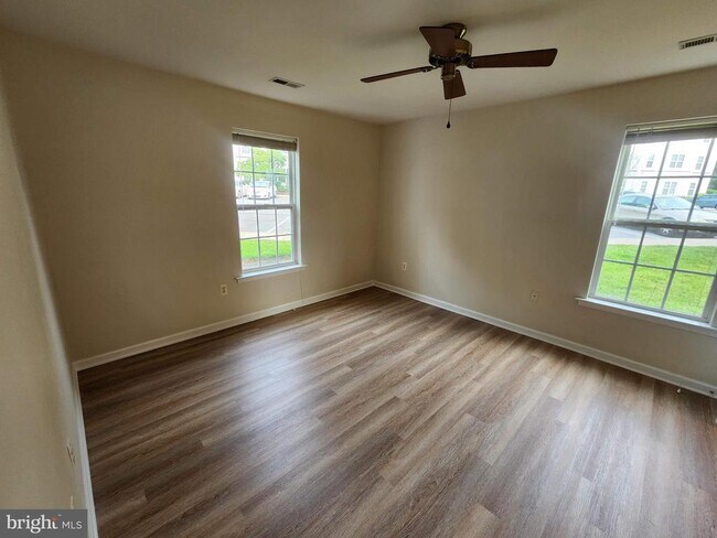 Building Photo - 2029 Windsong Dr
