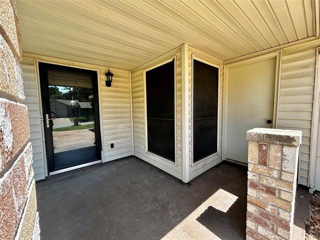 Building Photo - 4205 Greencrest Dr