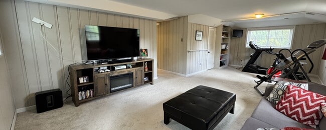 Building Photo - 2640 Varner Dr NE