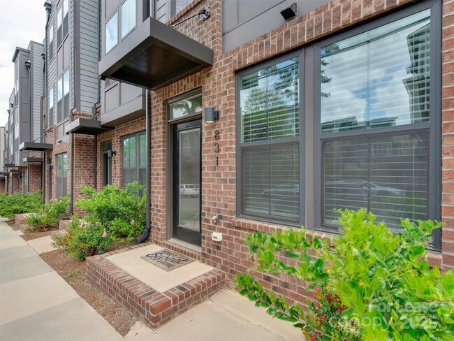 Building Photo - 831 Anderson St