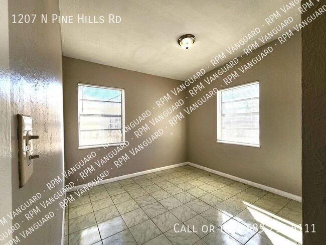 Building Photo - 1207 N Pine Hills Rd