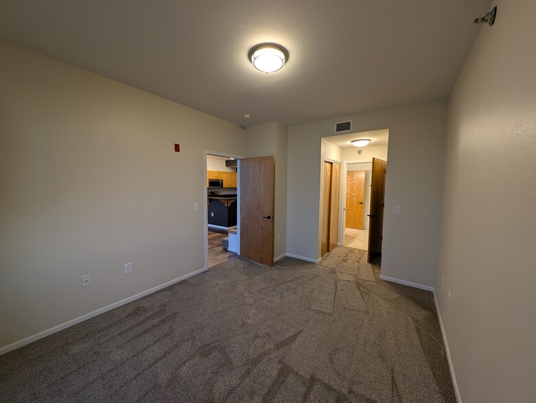 Building Photo - 2121 S Kinnickinnic Ave