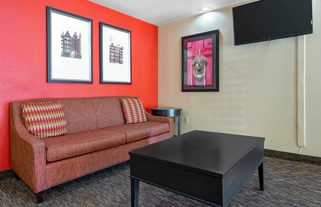 Building Photo - Furnished Studio-Cincinnati - Blue Ash - Reagan Highway