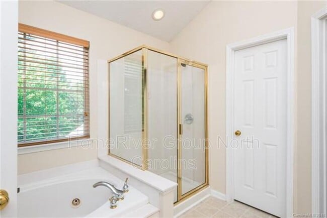 Building Photo - 9706 Ashburton Dr
