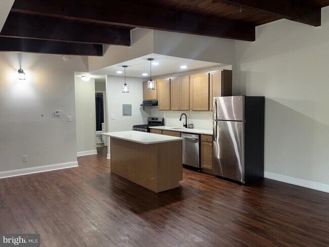 Building Photo - 5505 Karen Elaine Dr