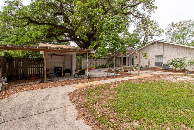 Building Photo - 1316 Old Spanish Trail