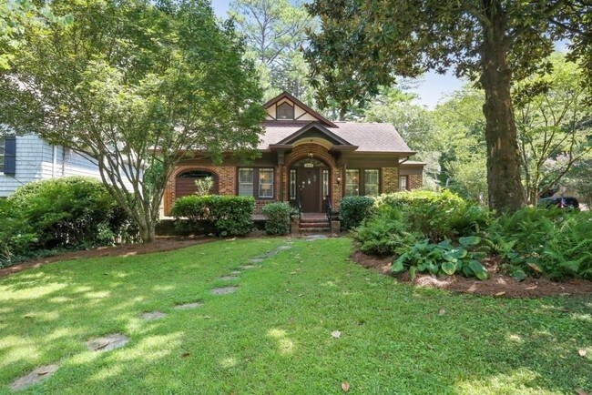 Building Photo - 1079 E Clifton Rd NE