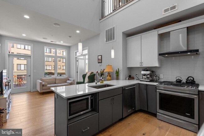 Building Photo - 3035 15th St NW