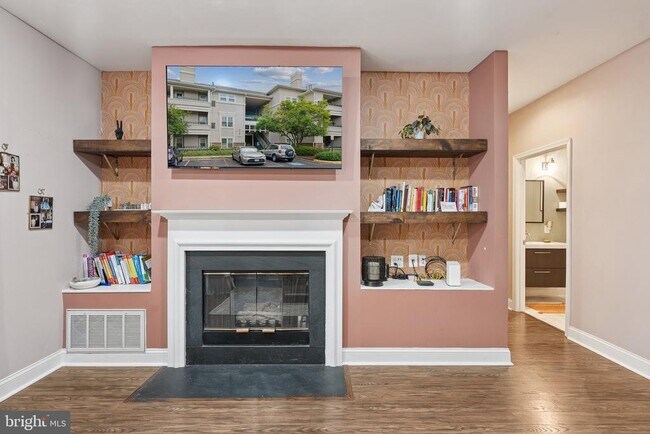 Building Photo - 12020 Taliesin Pl