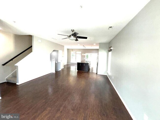 Building Photo - 22410 Glenbow Way