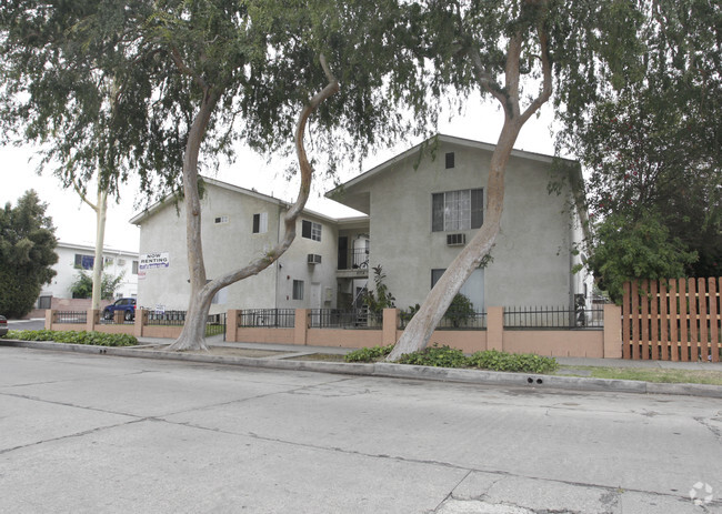 Building Photo - 6714 Troost Ave