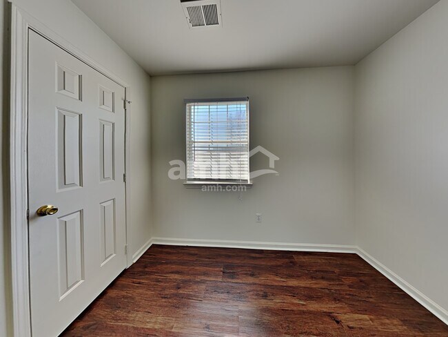 Building Photo - 4 Cherrystone Ct