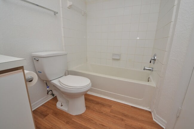 Building Photo - 1/1 Condo in Villas Del Sol ~ Gated Comm w/ Resort-Style Amenities!