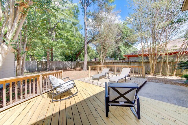 Building Photo - 17206 Seven Pines Dr