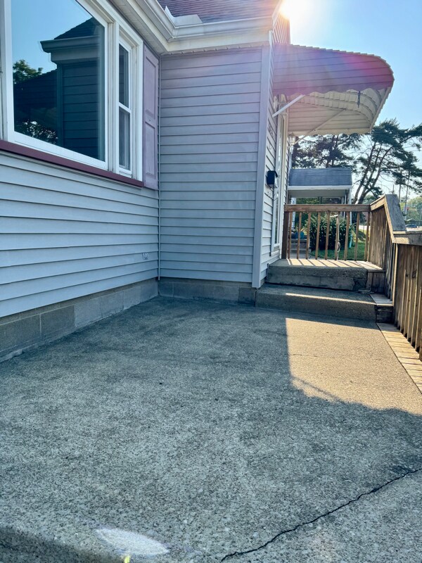 Building Photo - 624 Creed St