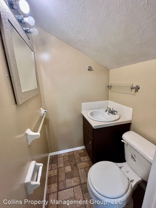 Building Photo - 4 br, 2.5 bath House - 3332 S Robberson