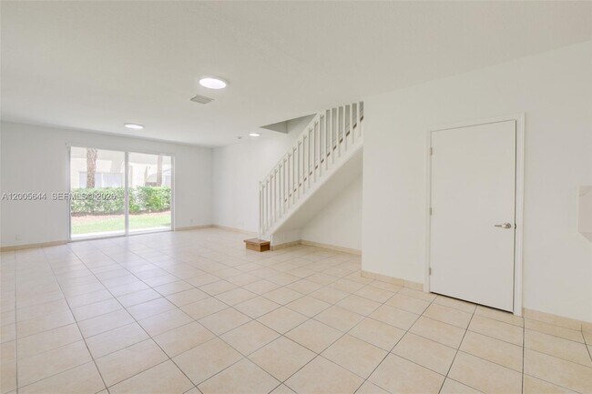 Building Photo - 2143 Hacienda Terrace