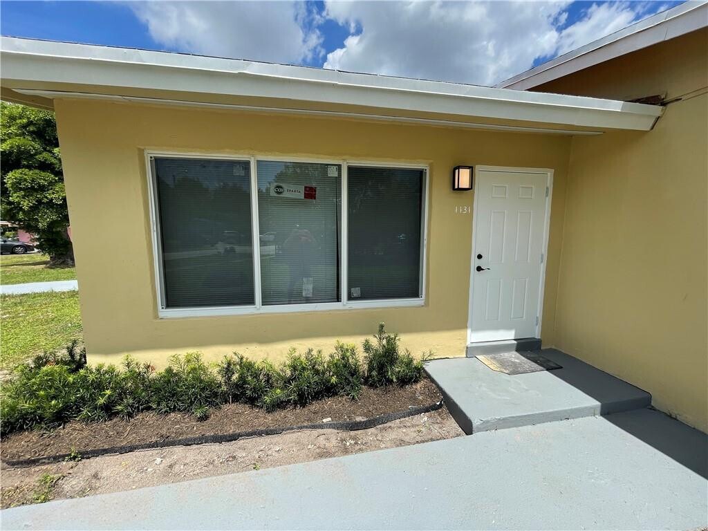 Building Photo - 1131 NW 15th Ct