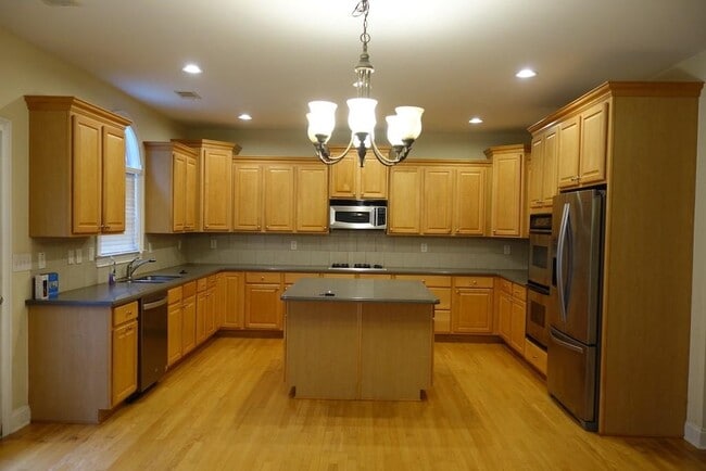 Building Photo - 7096 Belltoll Ct