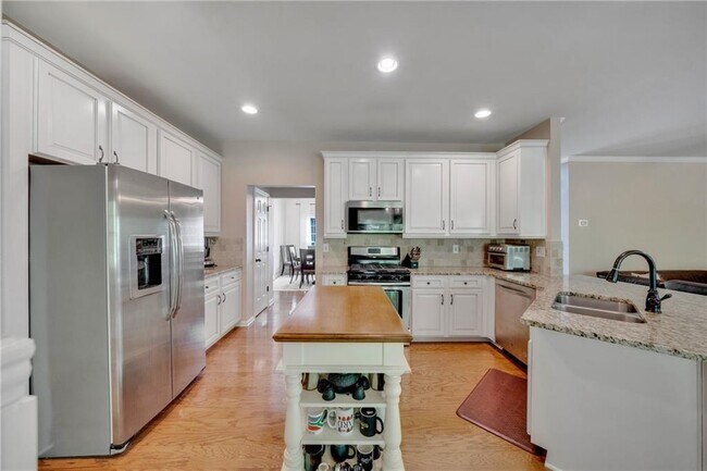 Building Photo - 10545 Windsor Park Dr