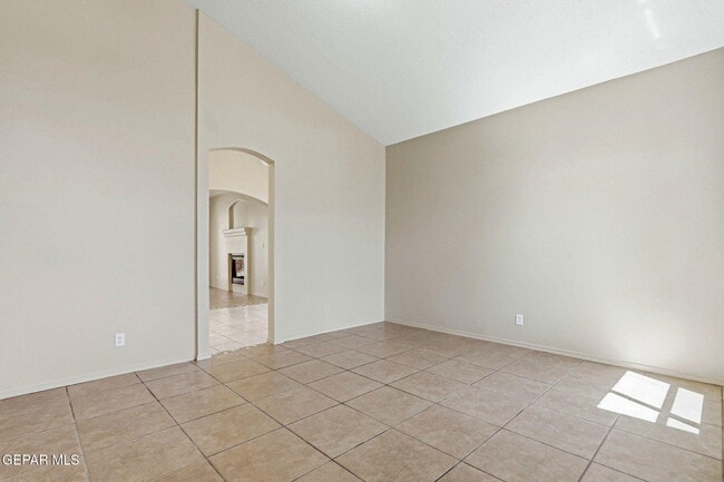 Building Photo - 1445 Paseo De Flor St