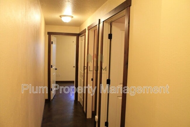 Building Photo - 1405 N Dickens St
