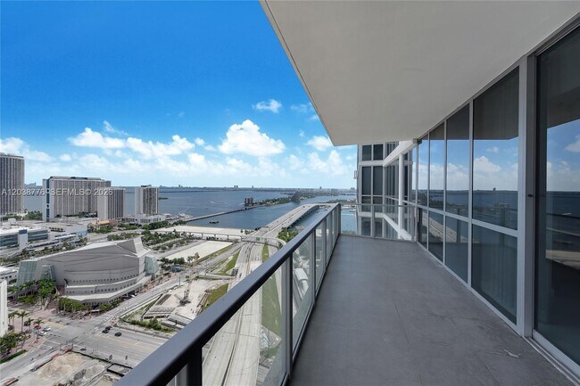 Building Photo - 1100 Biscayne Blvd