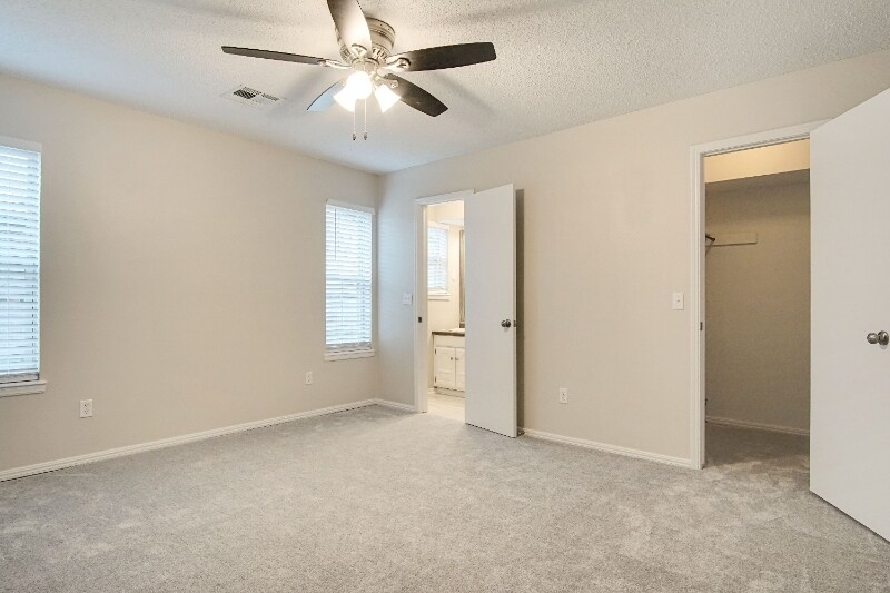 Building Photo - 501 Holly Hill Rd