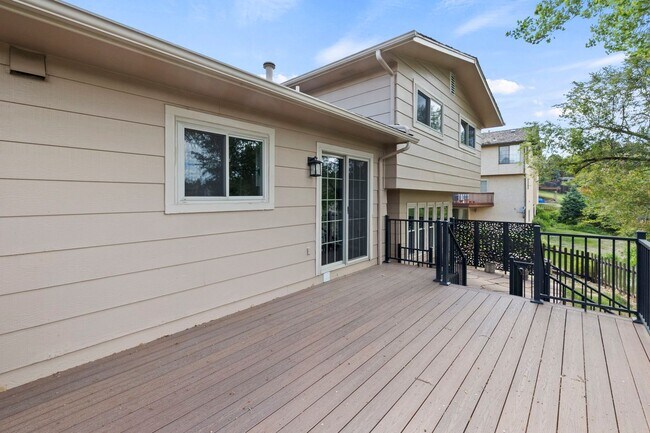 Building Photo - Remodeled Rockrimmon Retreat | 4BD + Office