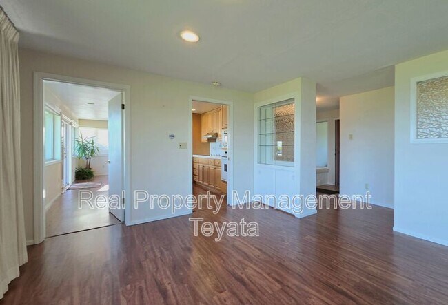 Building Photo - 3921 Cliffside Dr