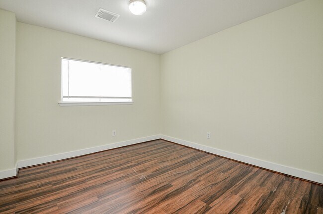 Building Photo - 11924 Prior Park Dr