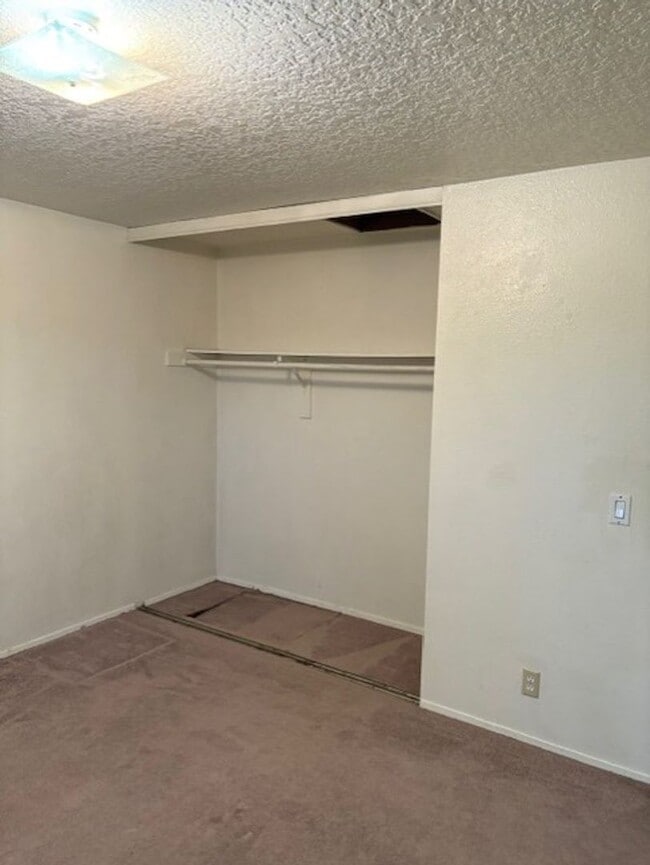 Building Photo - 286a