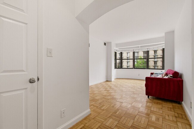Building Photo - 2515 K St NW