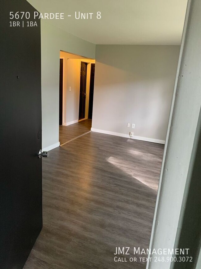 Building Photo - BEAUTIFUL 1 BED 1 BATH UPPER UNIT