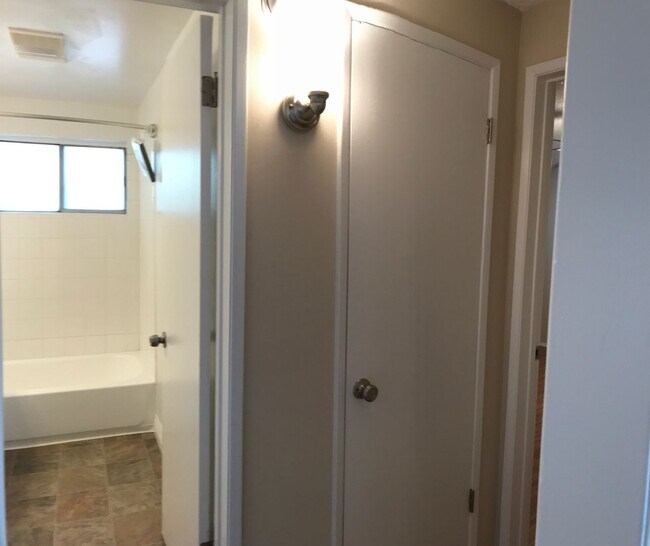 Interior Photo - 6944-6954 Coldwater Canyon Ave